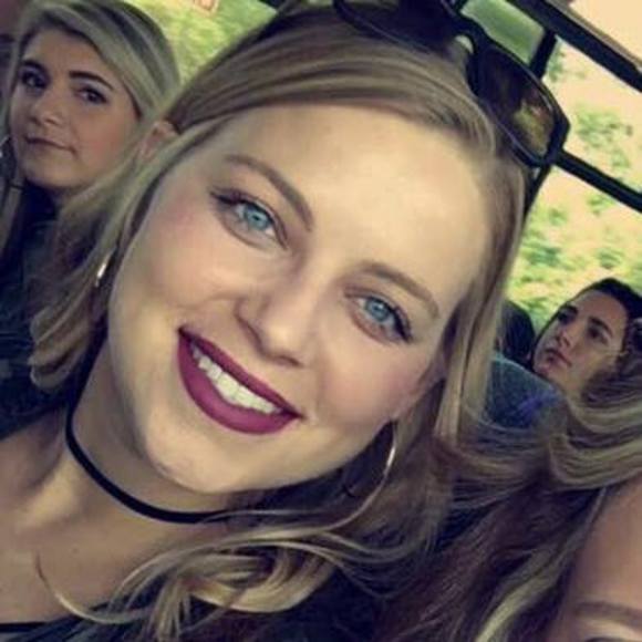 Meet your Posher, Amanda - Picture 1 of 1